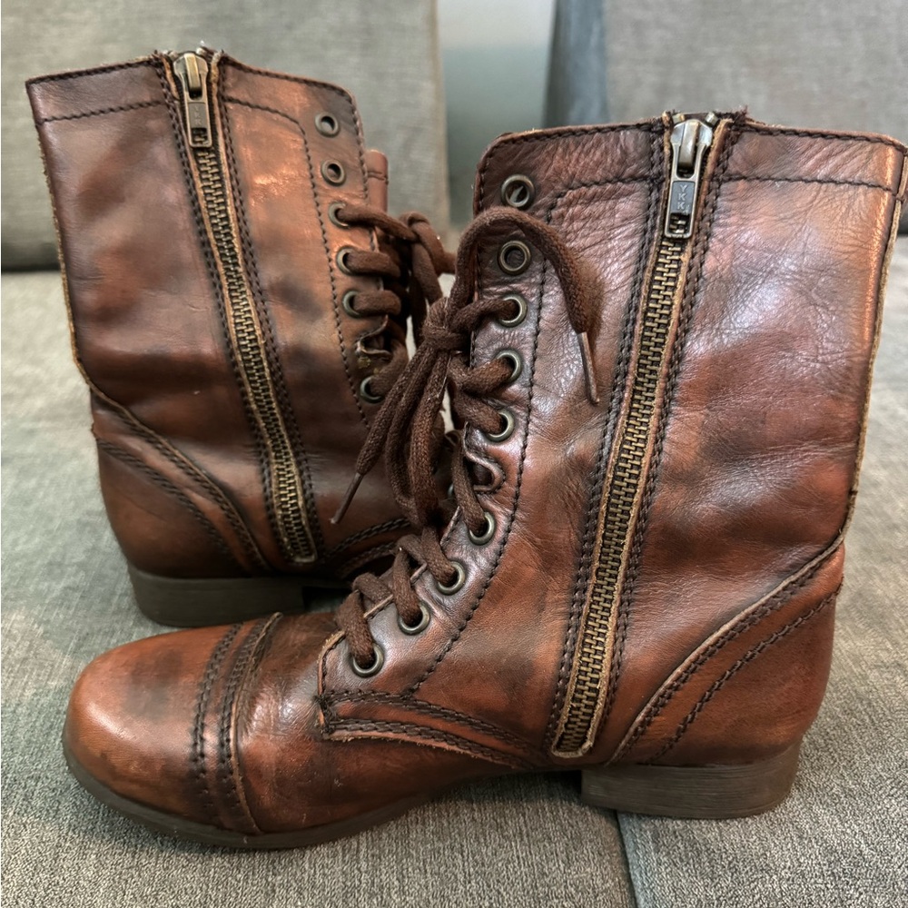 EUC Steve Madden Troopa boot